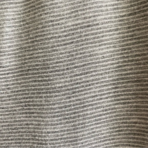 Abercrombie and Fitch Grey and White stripped long sleeve dolphin hem shirt - Picture 4 of 5